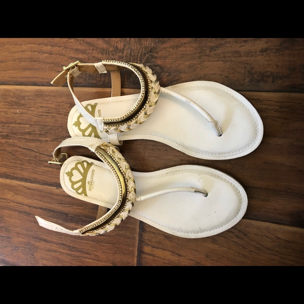 Thong sandals